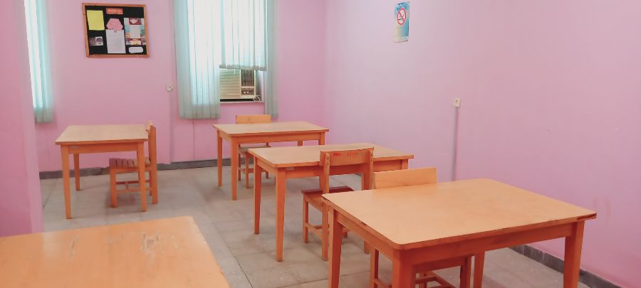 سالن مطالعه خواهران